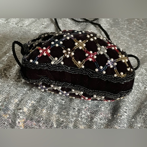 Black Beaded Crossbody Bag - Picture 6 of 16